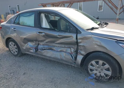 2022 Kia Rio S z USA, uszkodzony, nr VIN 3KPA24AD6NE480793